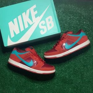 Nike SB Dunk Low Brickhouse